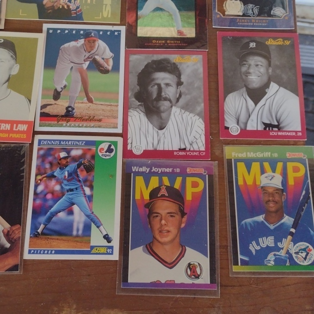 Assorted Baseball Trading Cards Collection - Picture 2 of 5